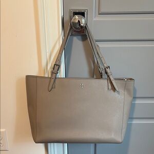Tory Burch Emerson Saffiano Leather French Grey Buckle Totel